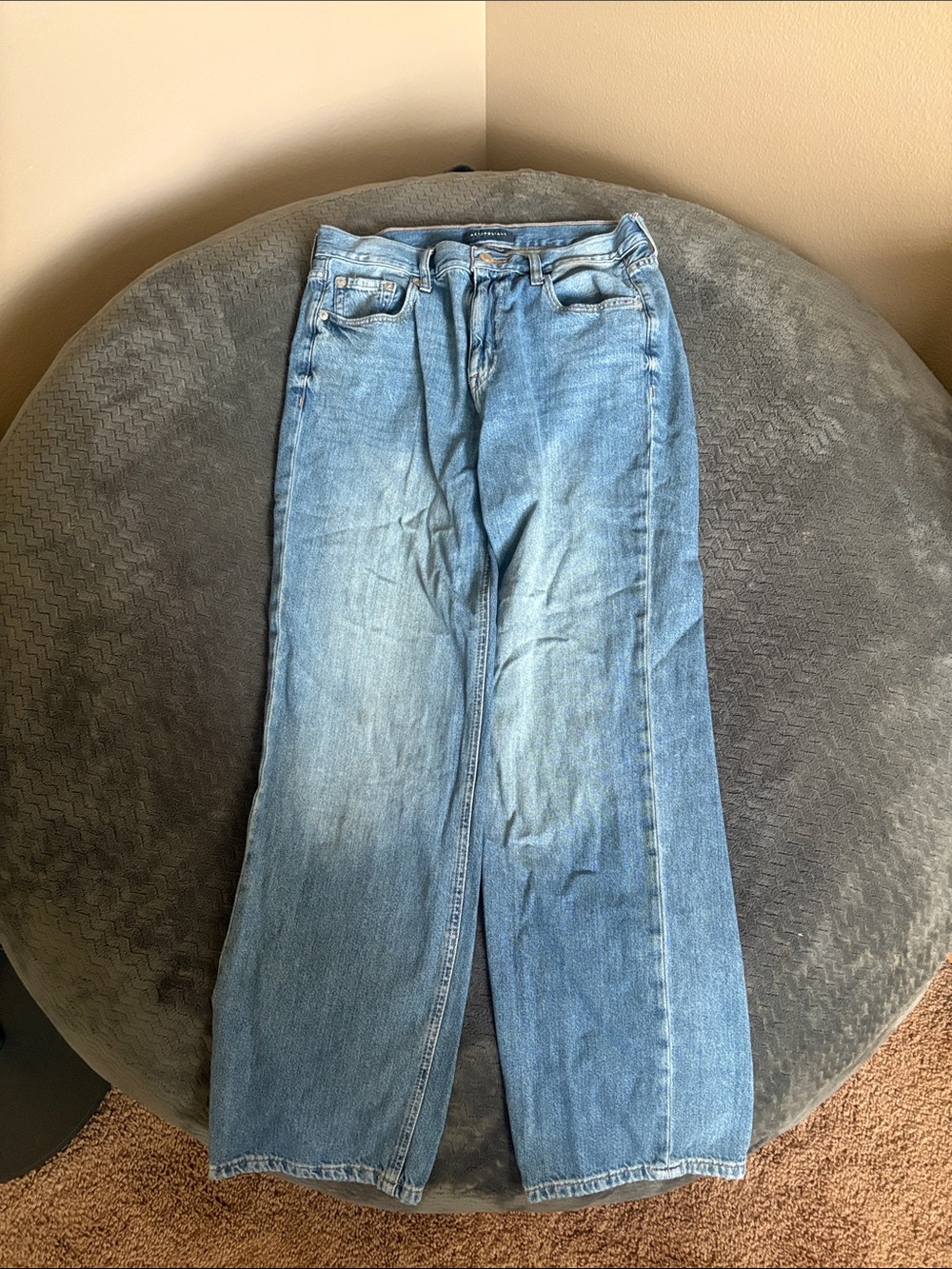 Aeropostale Light Wash Straight Leg Women's Jeans